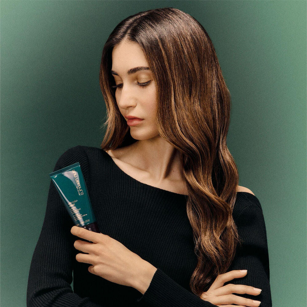 Masque sans rinçage pour cheveux très abîmés format voyage 30 ml Ultimate Reset - Shu uemura
